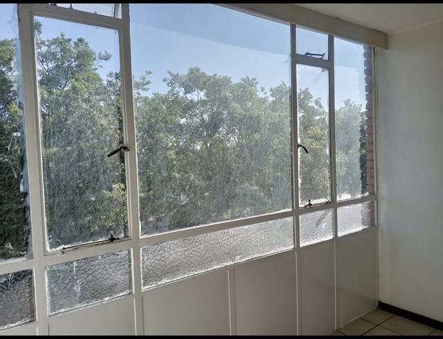 1 BEDROOM SECTIONAL TITLE FOR SALE IN PARKDENE